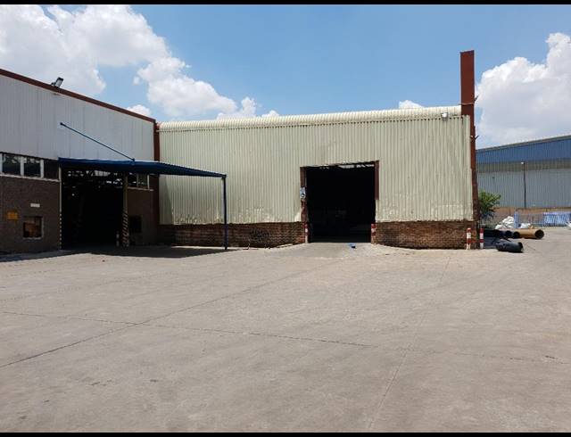 13,000M² WAREHOUSE TO LET IN ROODEKOP
